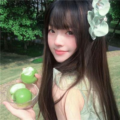 蓝色嘴巴的脸